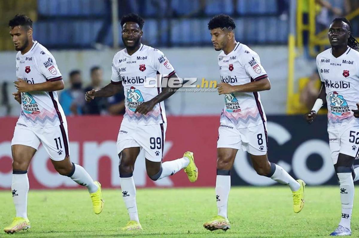 ¡Real España es goleado por el Alajuelense y la ilusión de la Liga Concacaf es ahora casi imposible para el auri!