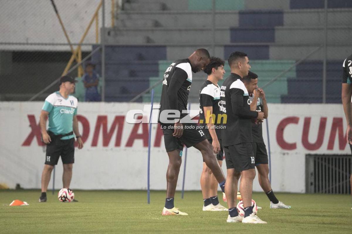 Las primeras imágenes de Yustin Arboleda con la camisa de la Selección de Honduras y un invitado especial en el entreno