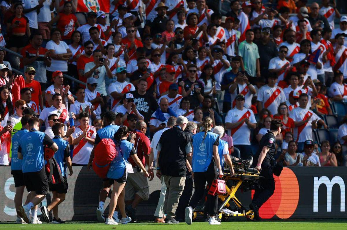 ¿Qué pasó con él? Fuertes imágenes del árbitro guatemalteco que se desplomó en el Perú-Canadá de la Copa América
