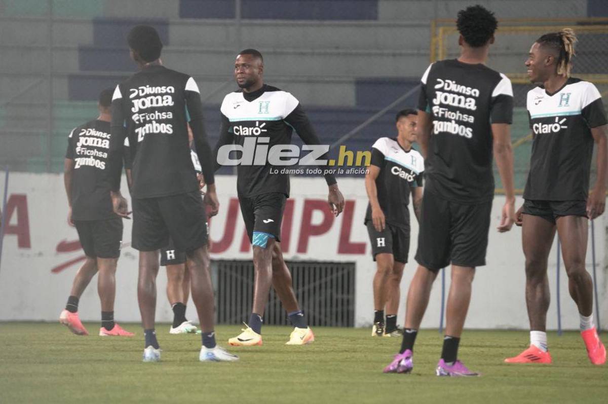 Las primeras imágenes de Yustin Arboleda con la camisa de la Selección de Honduras y un invitado especial en el entreno