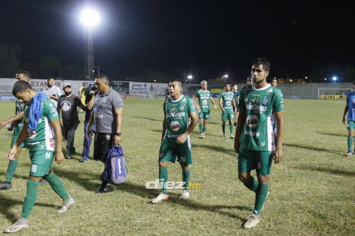 ¡Futbolistas destrozados! Las tristes imágenes del último partido de Platense en primera división en Honduras