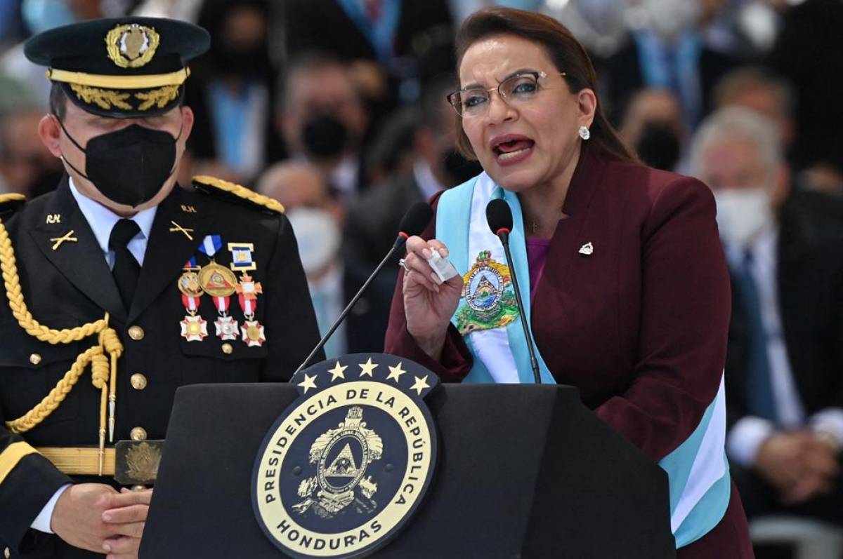 Xiomara Castro asume presidencia de una Honduras pobre y endeudada, pero optimista