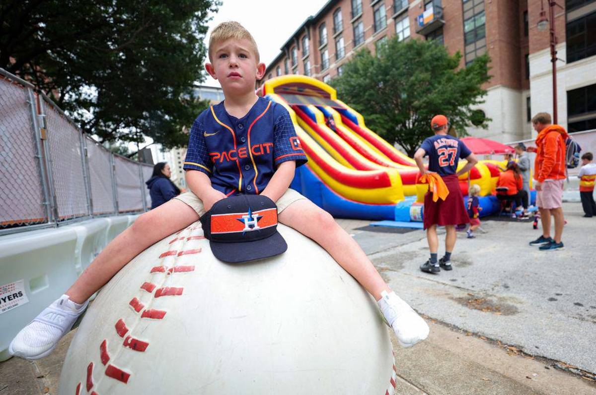 Mauricio Dubón hace historia: así fue su debut en la Serie Mundial en la victoria de los Astros sobre Phillies