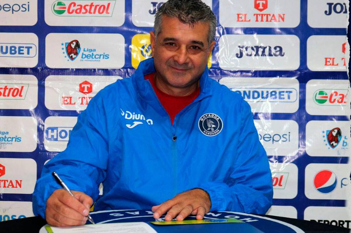Diego Vázquez ya firmó contrato en su regreso a Motagua y fue presentado por Emilio Izaguirre
