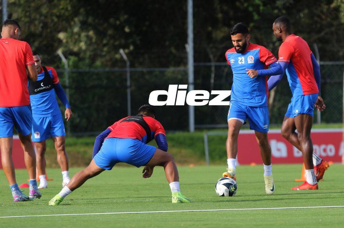 ¿Qué pasa con Araújo? Las imágenes del entreno del Olimpia; Elis activo y José Mendoza pendiente del futuro de Menjívar