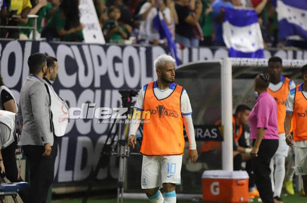 No se vio en TV: El jugador hondureño que no soportó la humillación ante México y así lo vivió Diego Vázquez