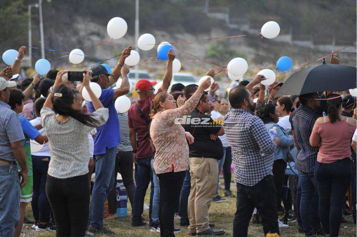 Desgarrador adiós: Rubén Matamoros llegó en silla de ruedas a enterrar a su hijo de 12 años y así recibió el respaldo