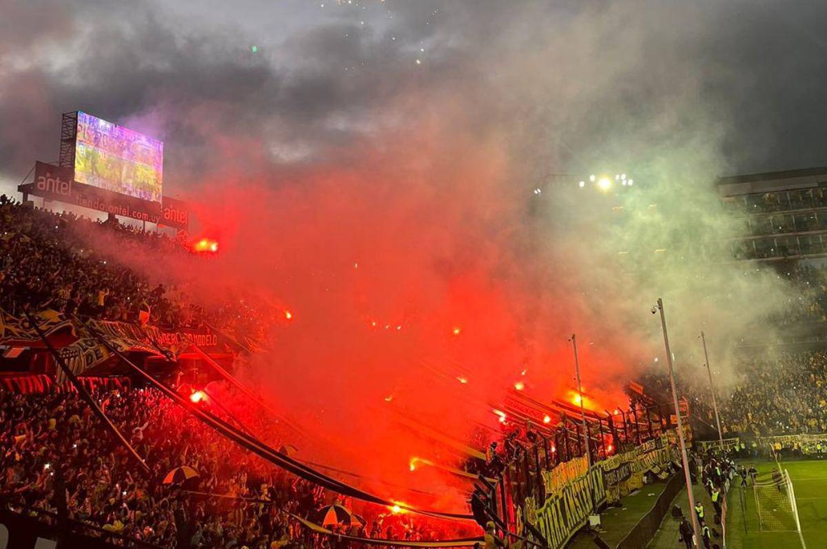 Un infierno: Peñarol se consagró campeón de Uruguay tras vencer a Fénix y así fue la tremenda celebración