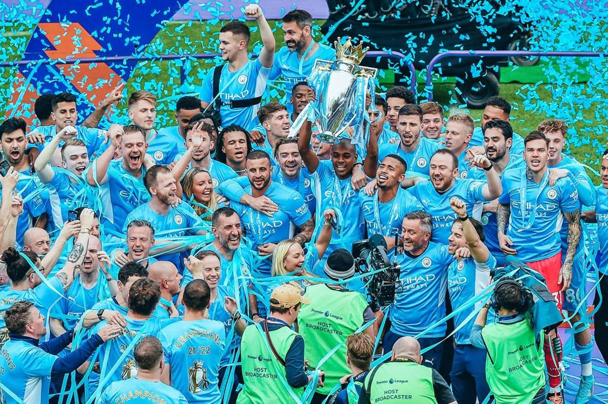 Así se festeja una Premier League: Guardiola llora y la tremenda locura en el City tras conseguir el título