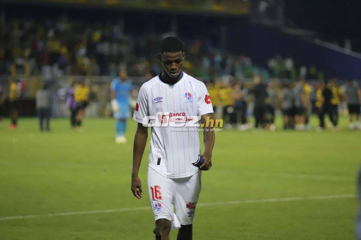 No se vio en TV: La tristeza de los jugadores del Olimpia por la crisis, bronca de Menjívar con la gente y el llenazo en el Morazán