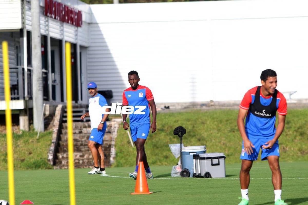 ¿Qué pasa con Araújo? Las imágenes del entreno del Olimpia; Elis activo y José Mendoza pendiente del futuro de Menjívar