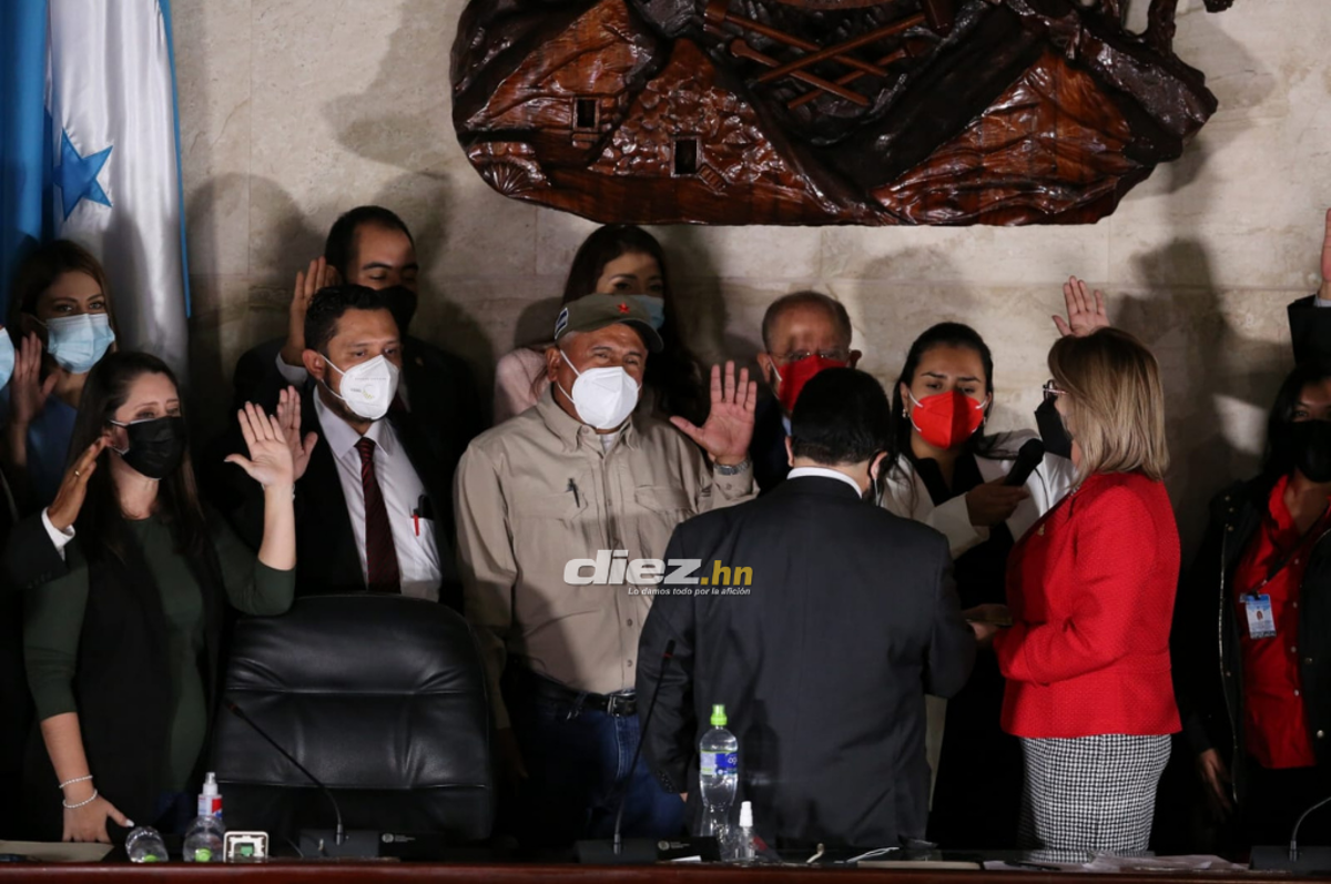 Continúa la incertidumbre: Honduras con dos presidentes en el Congreso Nacional y las imágenes de Jorge Cálix viajando en helicóptero que causan alboroto