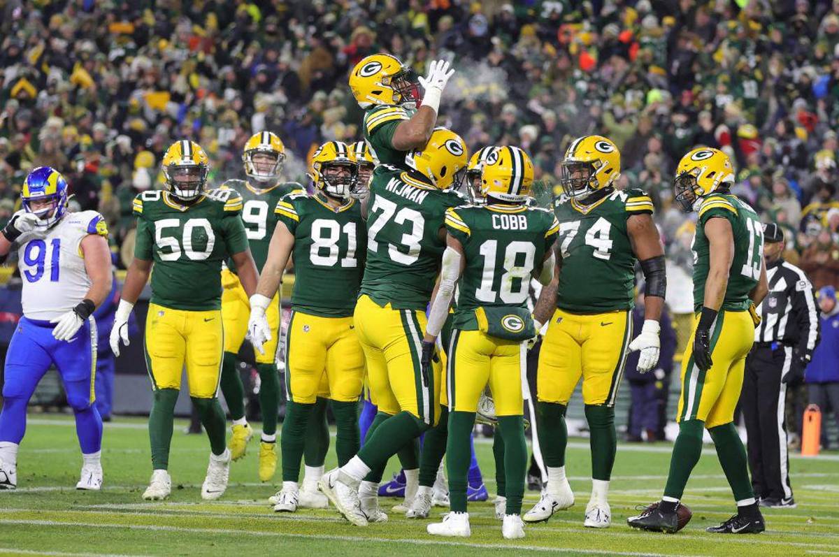 Los Green Bay Packers mantienen viva esperanza de playoffs tras triunfo sobre los Rams en la NFL