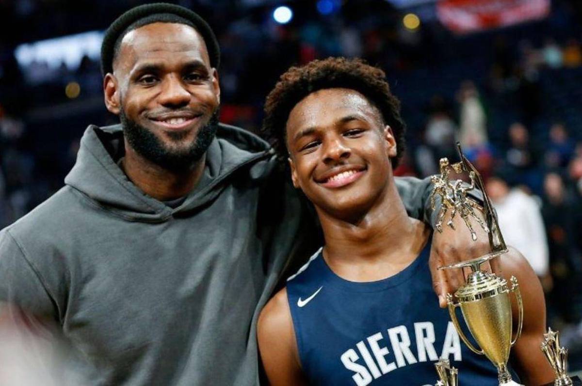 ¡Impresionante! LeBron James piensa en firmar una renovación de contrato con los Lakers a sus 37 años, de ser así, podría jugar con su hijo en la NBA
