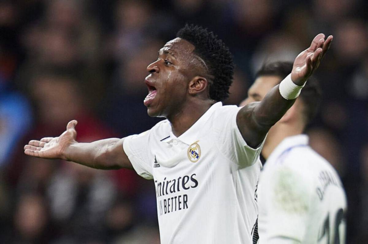 ¡Finalmente hubo castigo! Dura sanción al aficionado que profirió insultos racistas contra Vinicius, jugador del Real Madrid