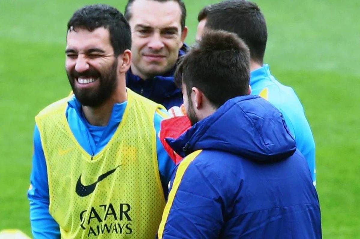 Ex figura del Barcelona es demandado por vandalizar una lujosa mansión: “Utilizaban las cortinas como columpio sexual”