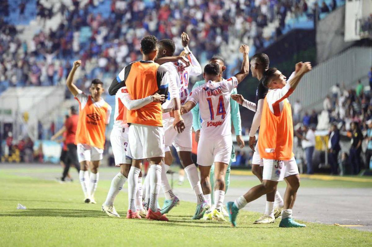 Encuesta: ¿El Olimpia de Pedro Troglio será el mejor de la historia si supera el récord de partidos invicto?