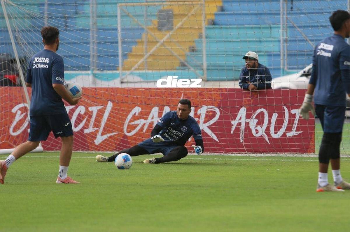 ¿Nuevo fichaje? Con los guantes puestos; así es el nuevo integrante que tuvo Motagua en su entreno previo a enfrentar al CAI