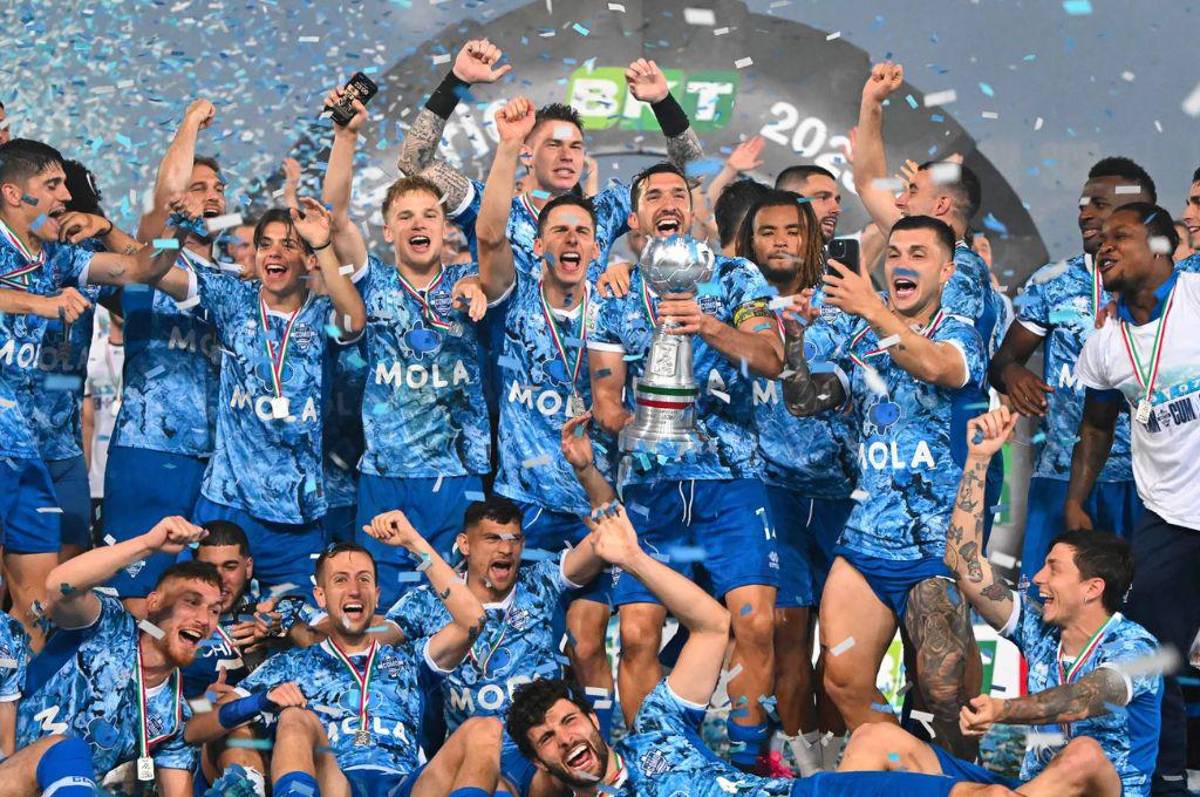 El primer fichaje Xabi Alonso en el Real Madrid, el sustituto de Araujo en el Barcelona y Messi en dudas con su futuro en Inter Miami