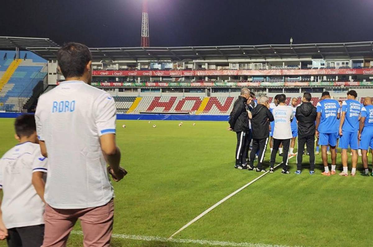 Selección de Honduras recibe visita de lujo previo al partido ante Jamaica por la Liga de Naciones de la Concacaf