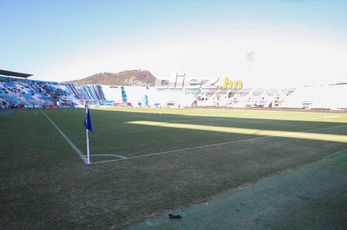 Así luce la grama del estadio Nacional Chelato Uclés tras el concierto y sigue la demolición de las graderías