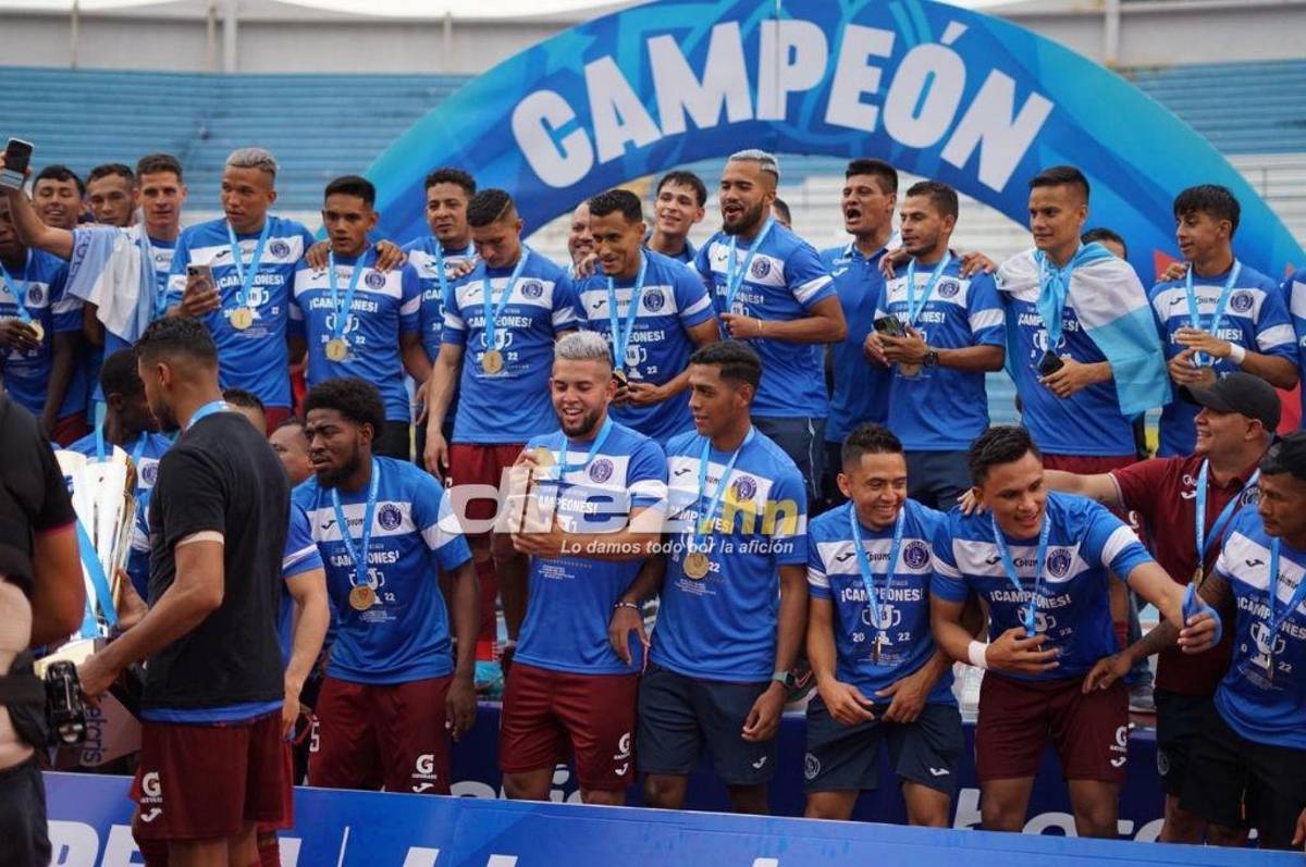 El gran gesto de Pereira con Omar Elvir, las lágrimas de Castellanos por la copa 18 de Motagua ¿y Rougier se despide?