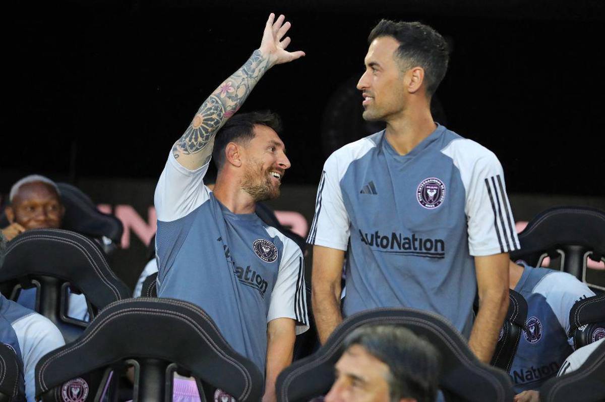 Así fue el debut de Messi con el Inter Miami ante Cruz Azul: Abrazo con una leyenda, el gesto del capitán y golazo de tiro libre