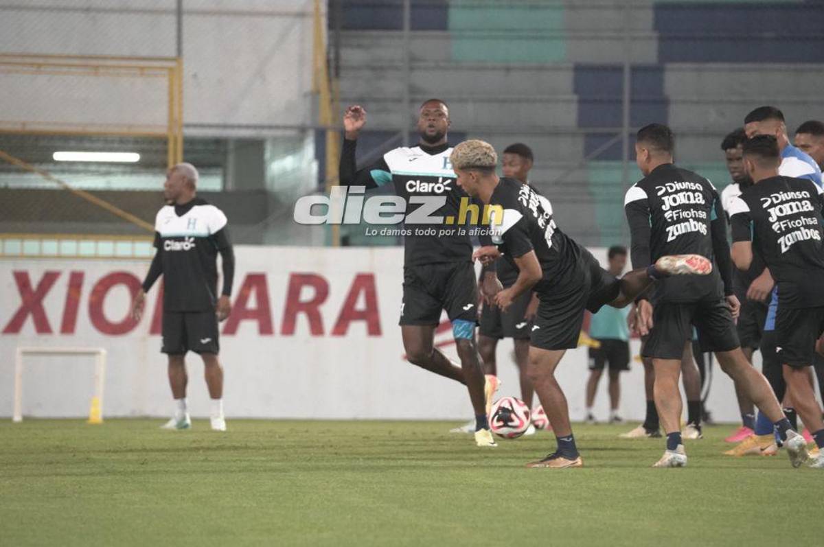Las primeras imágenes de Yustin Arboleda con la camisa de la Selección de Honduras y un invitado especial en el entreno