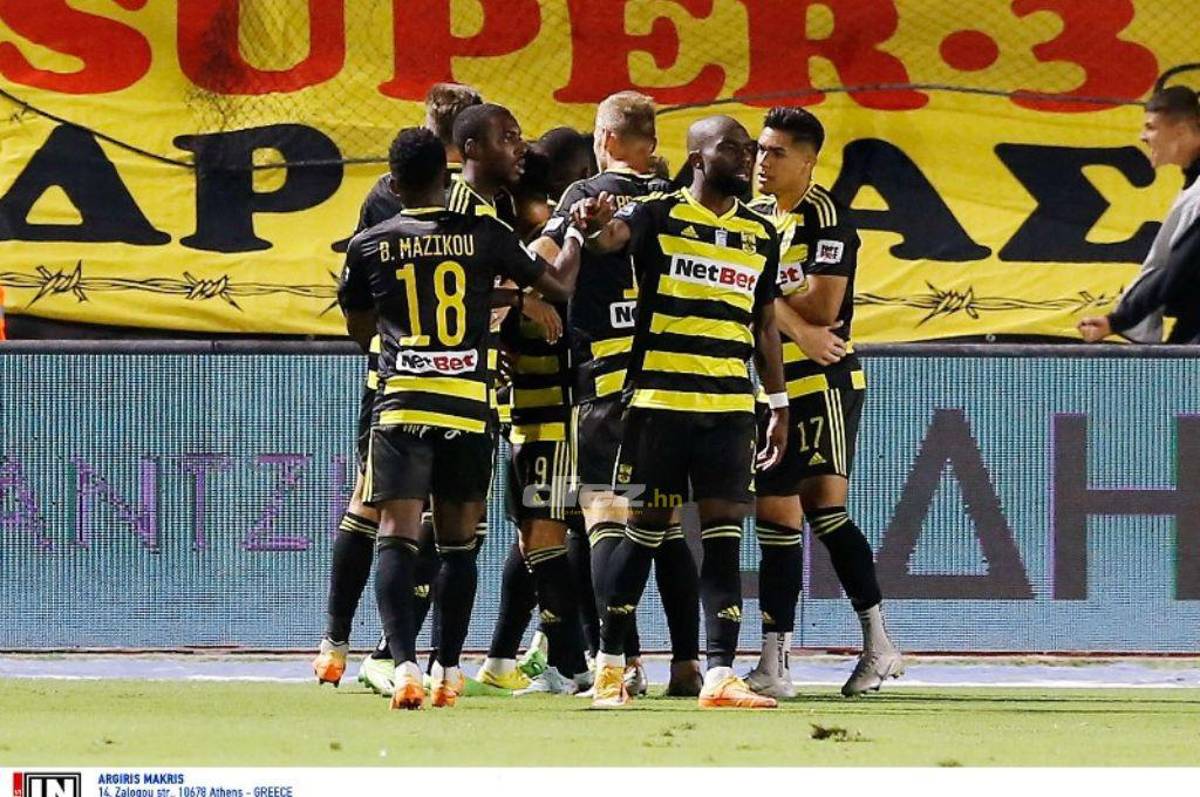 Medio internacional y periodista griego elogian a Luis Palma por el hat-trick que hizo en el triunfo del Aris ante el Lamia