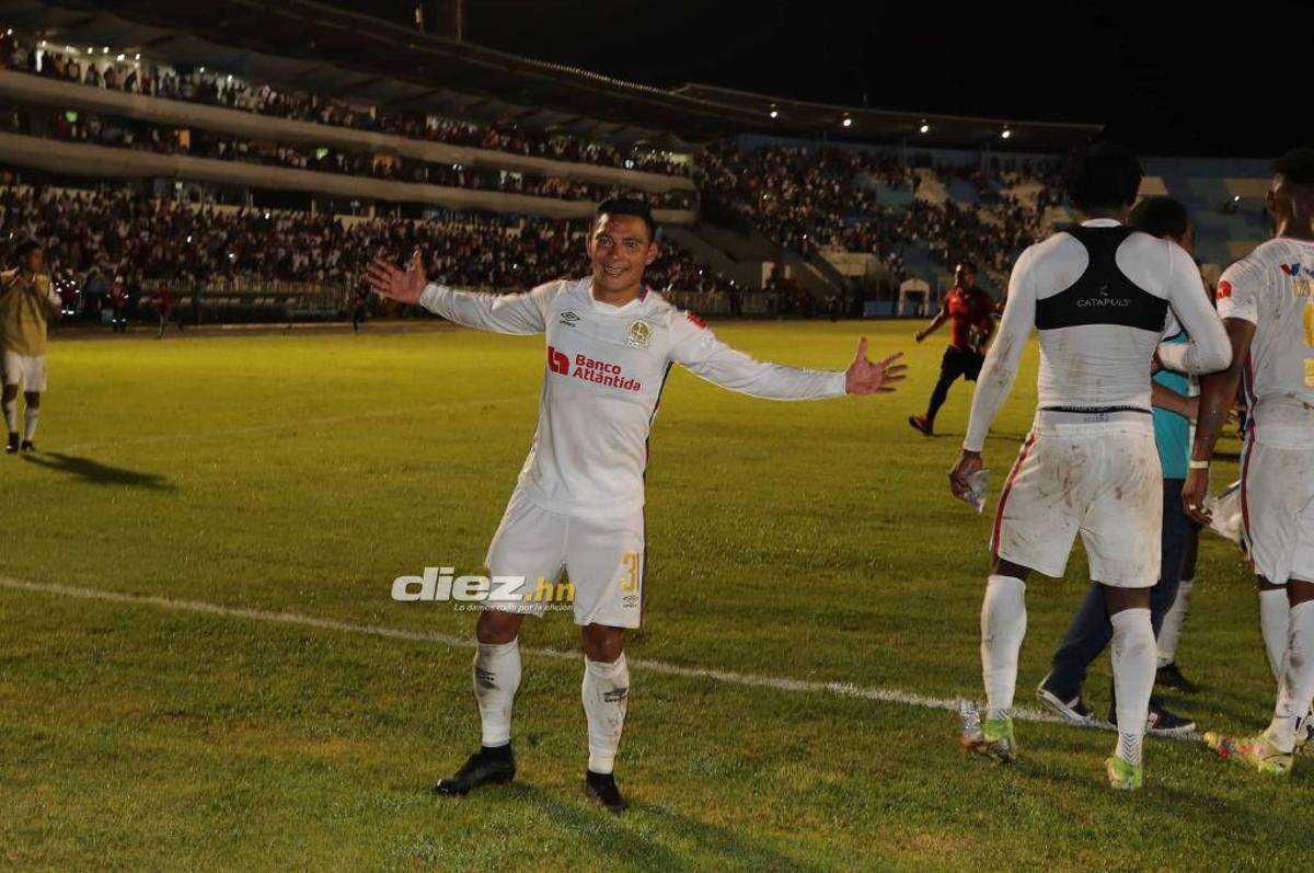 La incredulidad del “Mango”, inexorable ley del ex y el éxtasis de Troglio tras clasificar a su primera final de Concacaf con Olimpia (FOTOS)