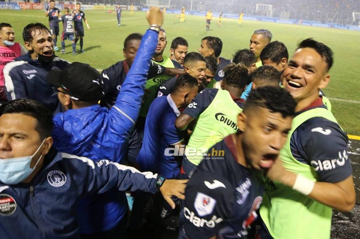 NO SE VIO EN TV: Los enfados de Héctor Vargas, dedicatoria de Moreira y el aficionado de la caguama en la fiesta de Motagua en la final