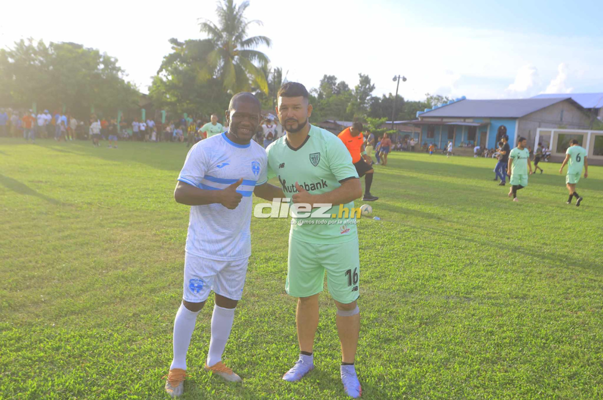 Noel Valladares se roba el show de delantero, el gesto de Amado y Wilmer: Así fue el partido de las Leyendas de Honduras en Omoa