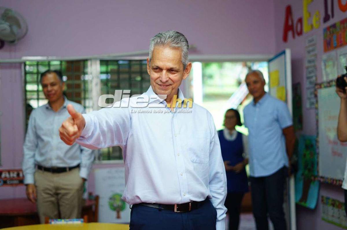 Reinaldo Rueda y directivos de la Federación de Honduras vivieron momentos especiales con niños del Instituto Juana Leclerc