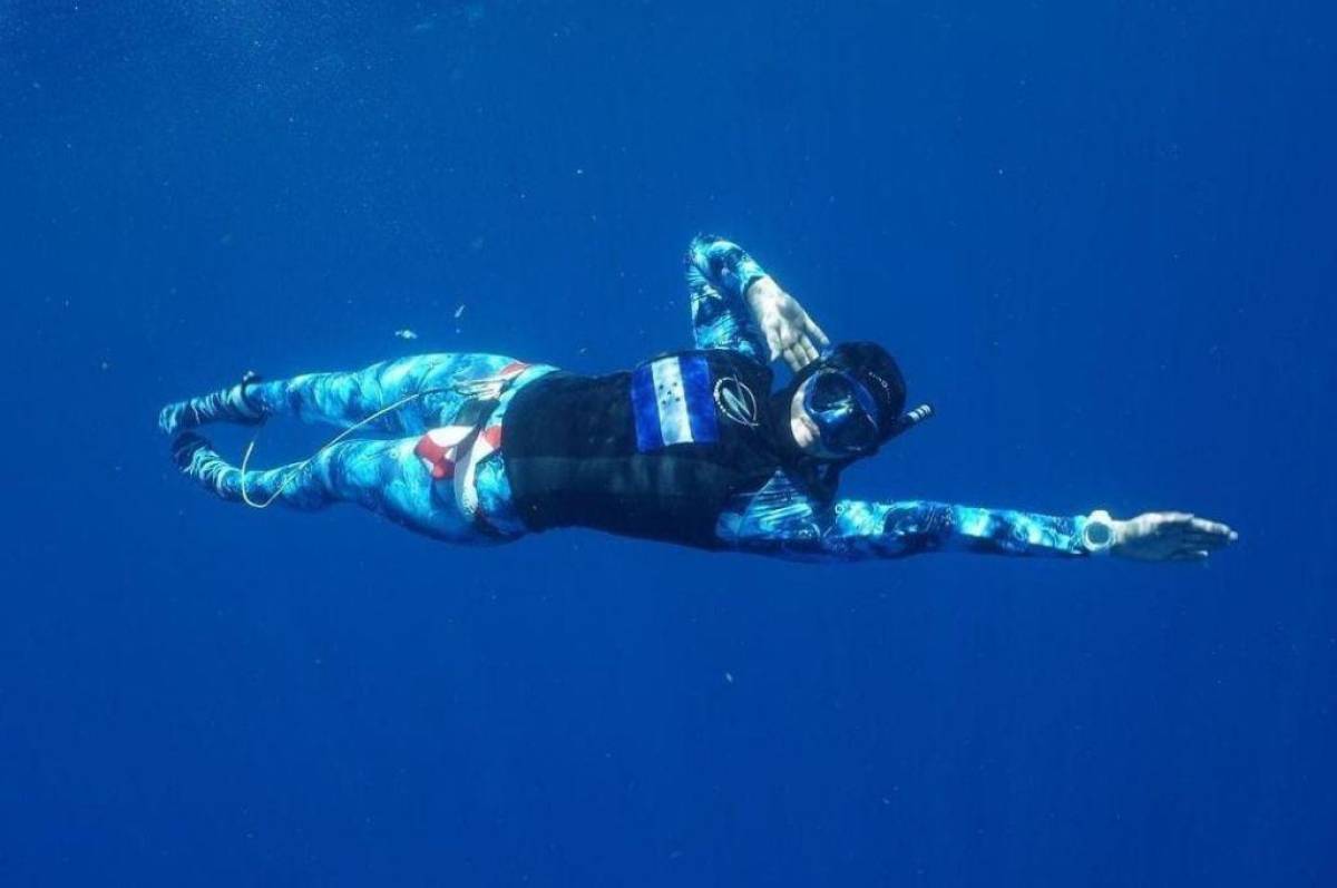 Andrea Merlo cada vez destaca más en el deporte de buceo.