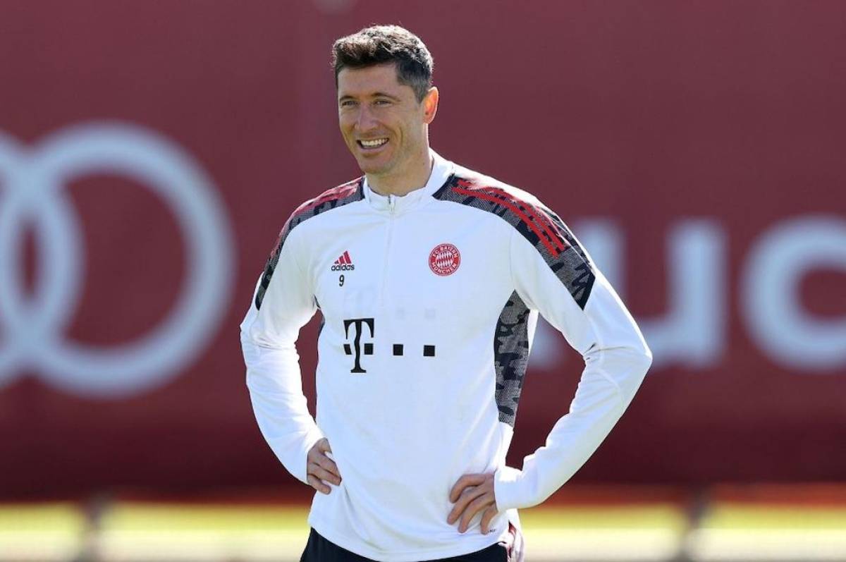 ¡Van por la tercera oferta! Bayern Múnich ya tiene al sucesor de Lewandowski tras marcharse al Barcelona