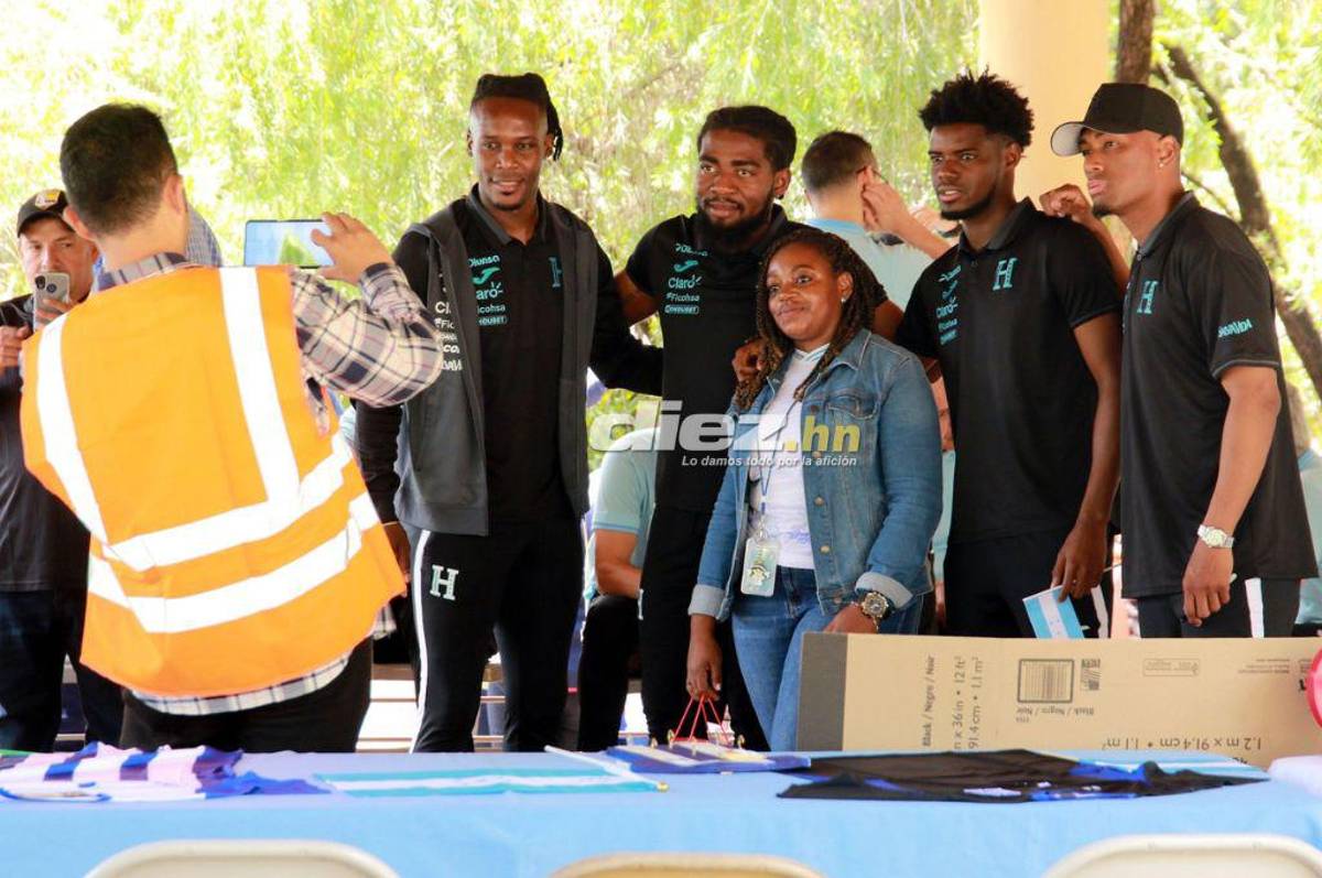 Muchas risas y abrazos: Los jugadores de la Selección de Honduras compartieron con niños del Instituto Juana Leclerc