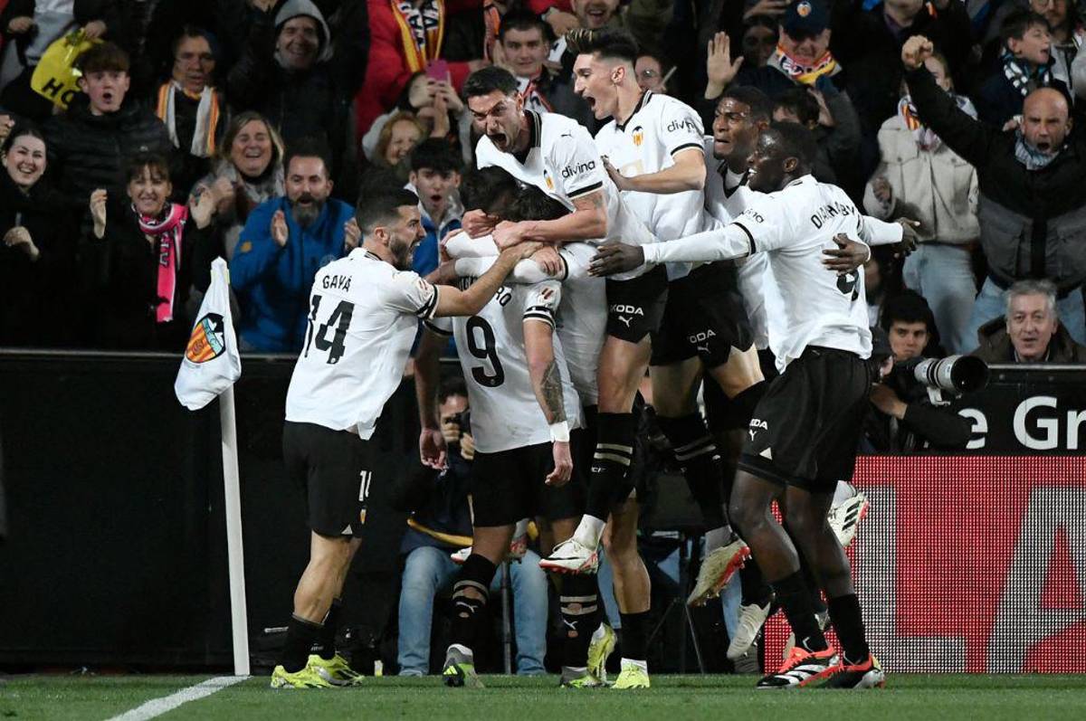 El ‘robo’ de Gil Manzano al Real Madrid, la terrible lesión de Diakhaby y la bronca que tuvo Vinicius con el Valencia en Mestalla