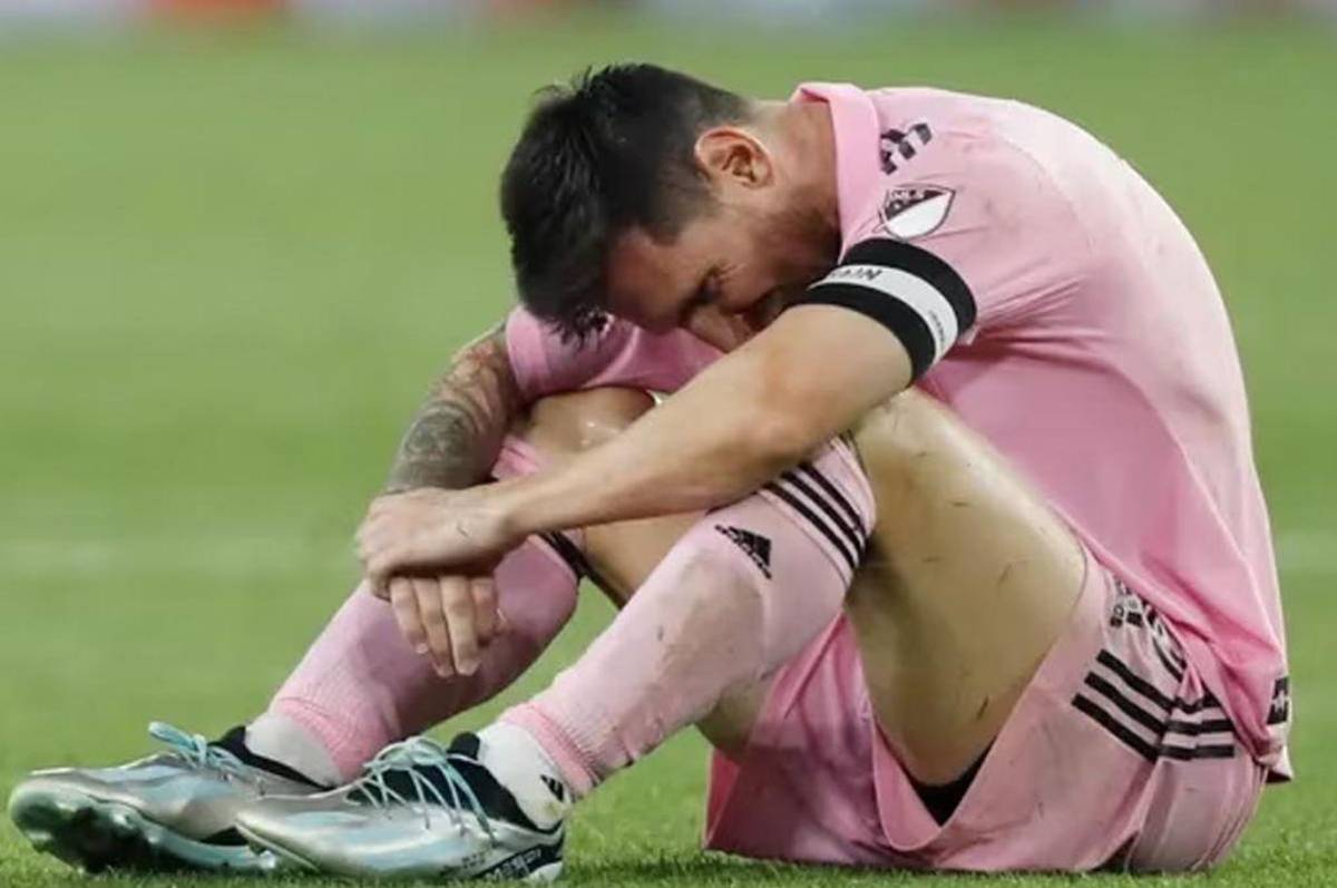 FICHAJES: El retiro de Messi, nuevo jugador del Madrid y la presentación de Mbappé; Flick confirma sus primeros fichajes