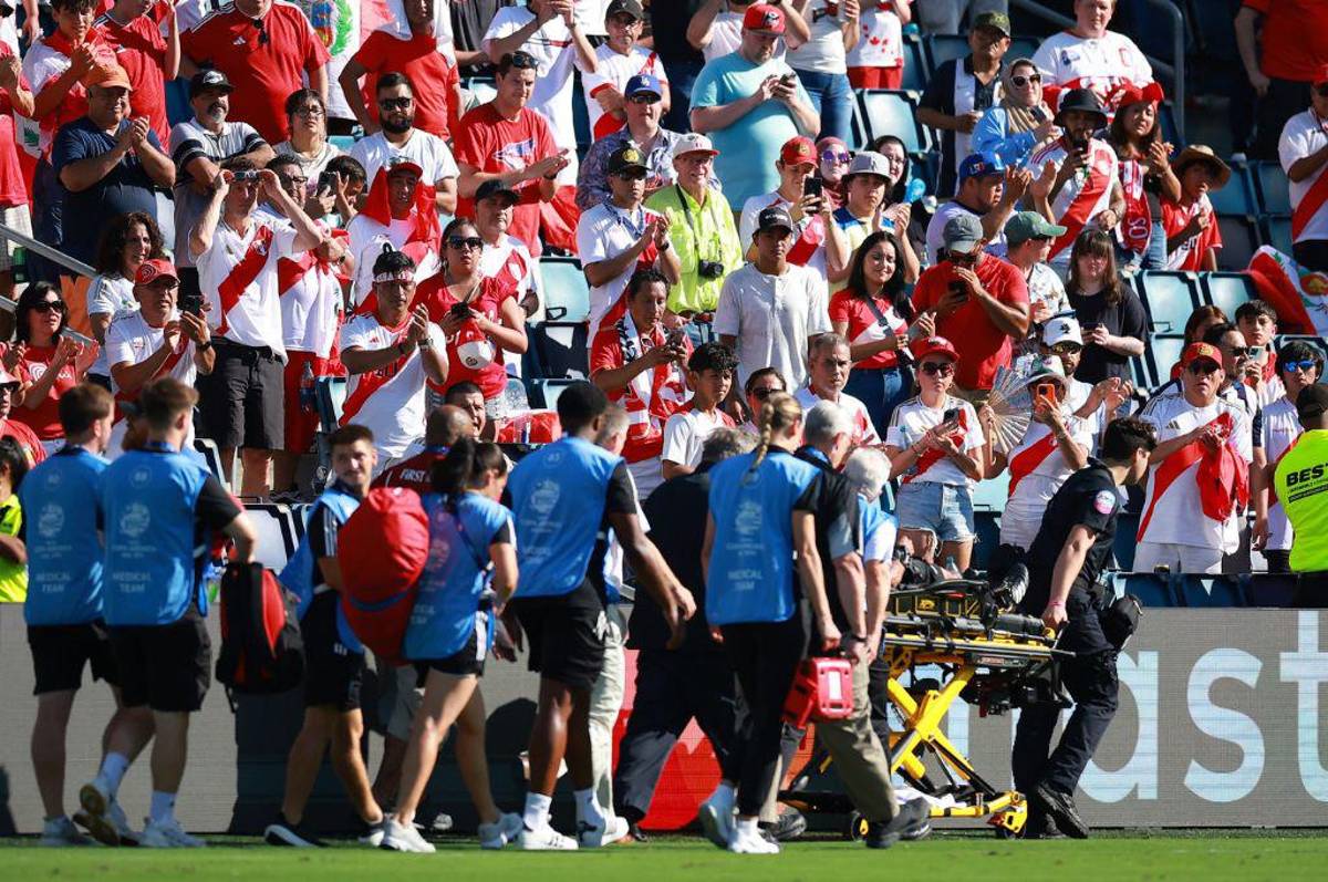 ¿Qué pasó con él? Fuertes imágenes del árbitro guatemalteco que se desplomó en el Perú-Canadá de la Copa América