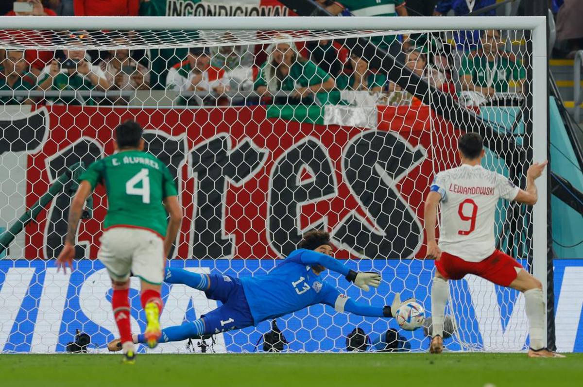 ¡Con un ‘Memo’ Ochoa de leyenda, México le sacó un empate a Polonia en el debut de ambos en el Mundial de Qatar!