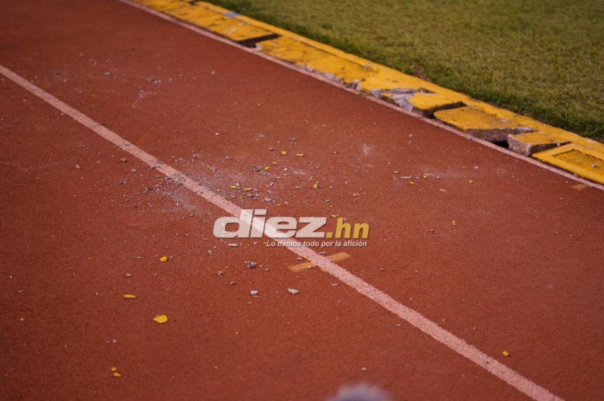 Las imágenes del caos en el Olímpico: Piedras, tres jugadores de Marathón se pusieron en riesgo ¿Y quién comenzó todo?