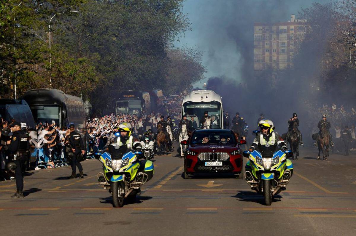 ¡Así se recibe al Rey de Europa! La espectacular llegada del Real Madrid al Bernabéu para enfrentar al City en Champions