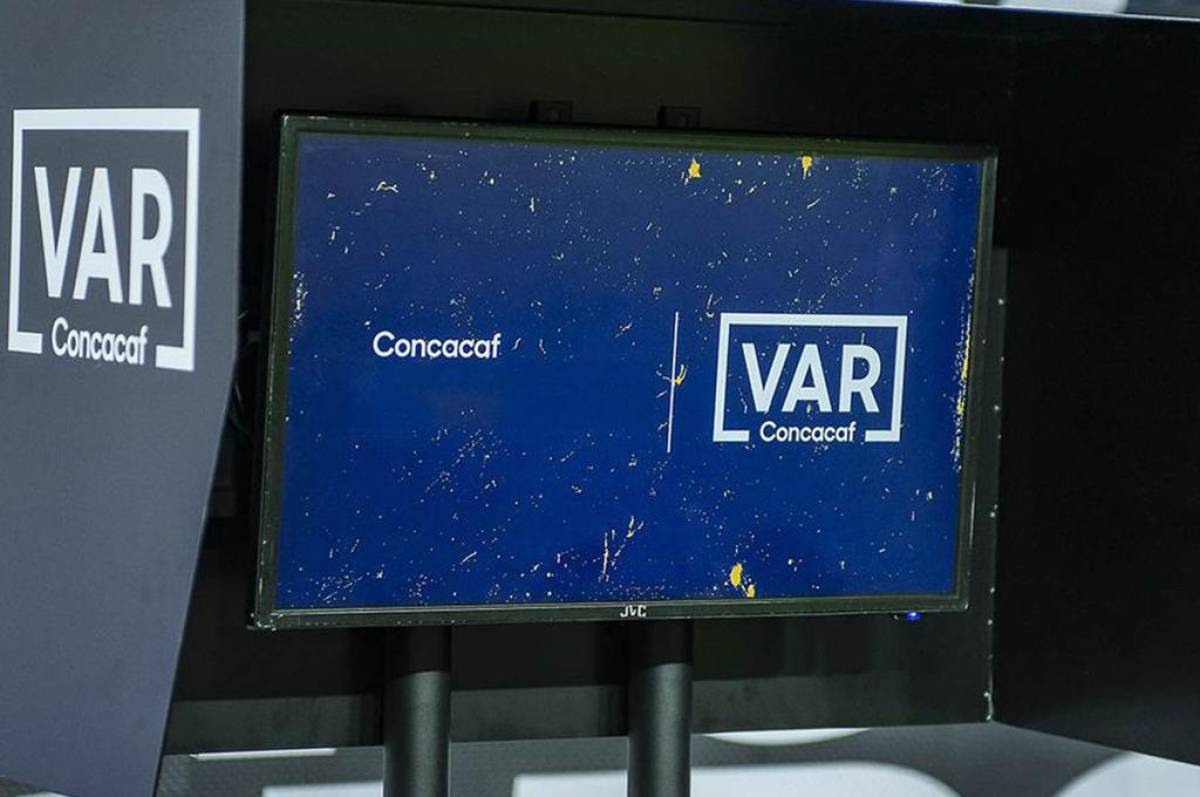 Concacaf estudia usar el VAR en los juegos eliminatorios a partir de enero, pero algunos países no están certificados para utilizarlo