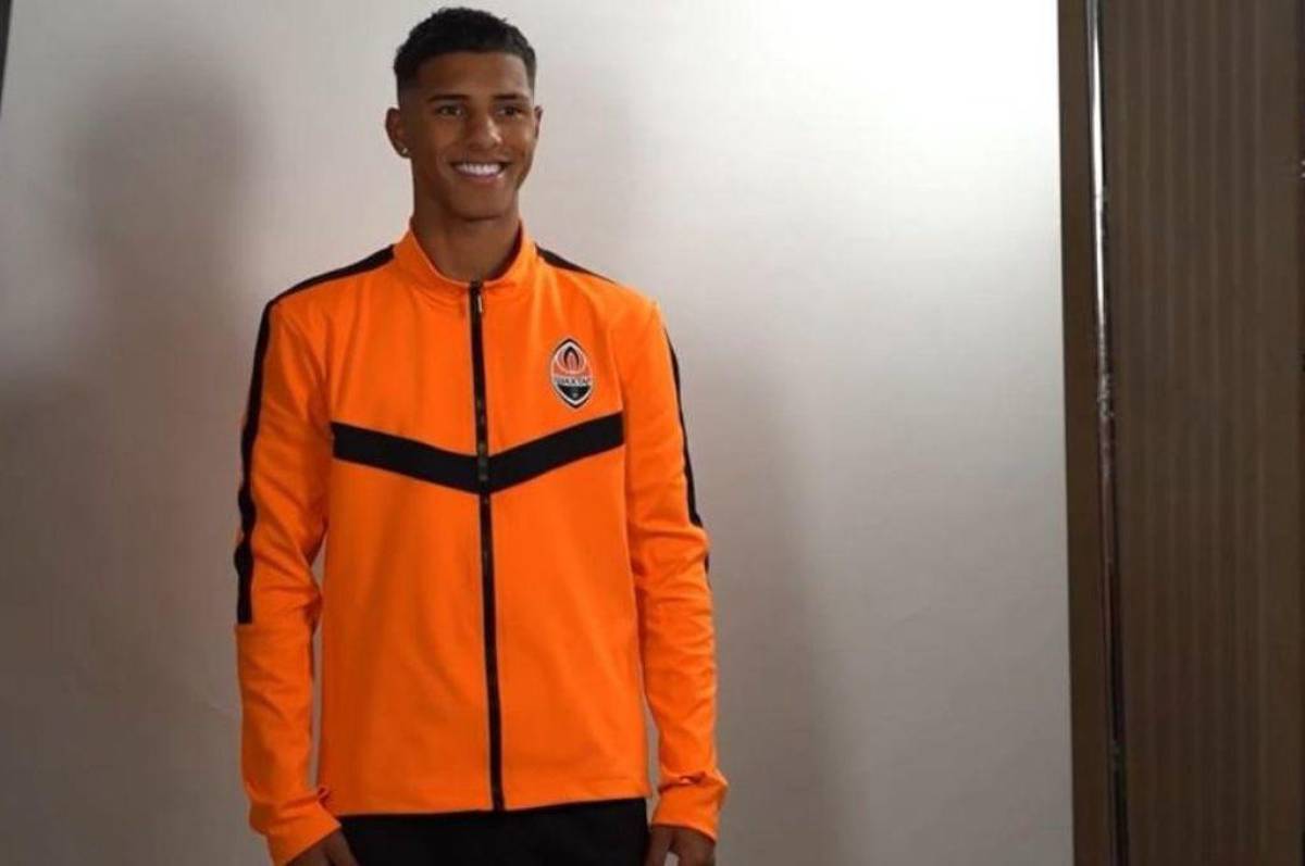 Se tatuó el nombre de “su hija” y descubrió que no es el padre biológico: “Hicimos pruebas de ADN y salieron negativas”