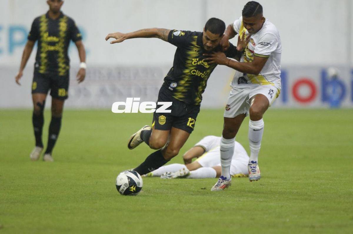 La triste imagen en el estadio Morazán, Real España estrenó uniforme y los incidentes de los aficionados con la Policía