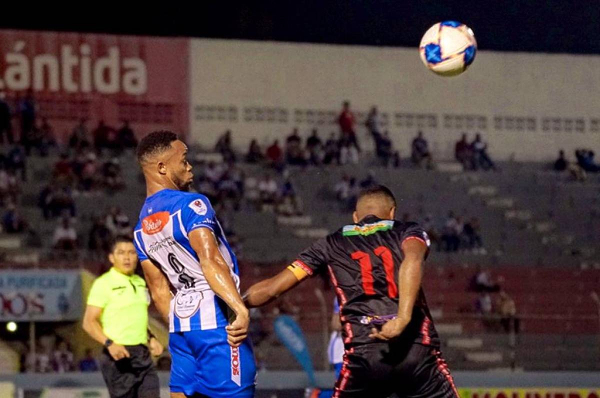 Victoria y Real Sociedad están igualando en La Ceiba.