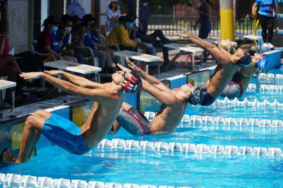 Nadadores de diferentes equipos hondureños estarán presentes en el torneo.