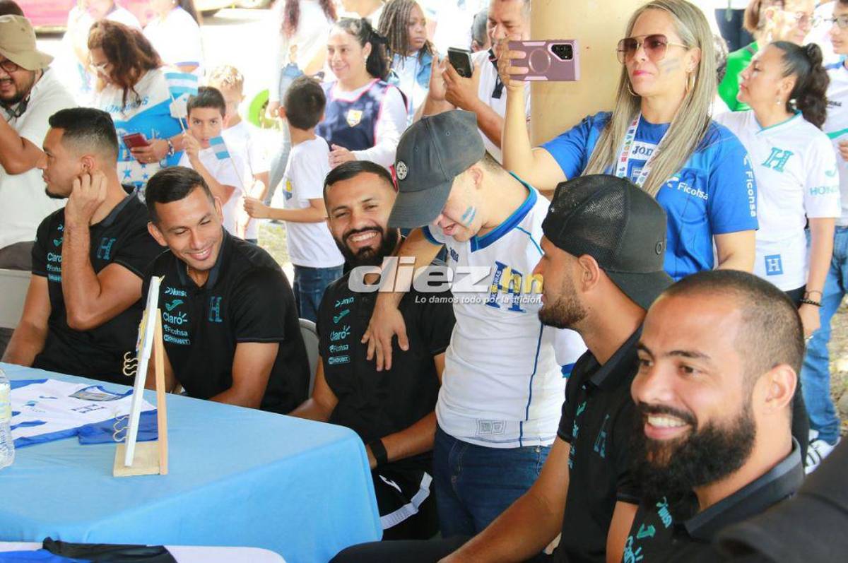 Muchas risas y abrazos: Los jugadores de la Selección de Honduras compartieron con niños del Instituto Juana Leclerc