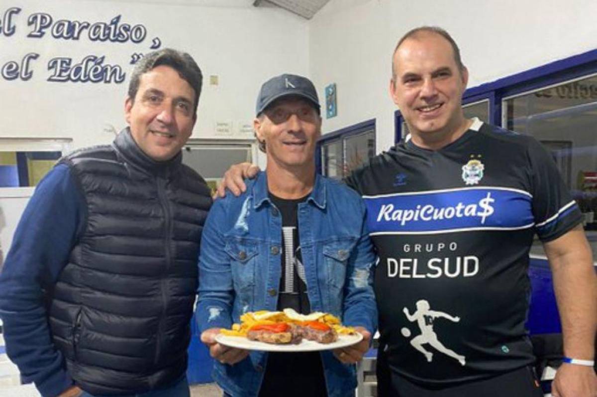 Pedro Troglio es recibido con tremenda sorpresa en Argentina tras coronarse campeón con el Olimpia de Honduras