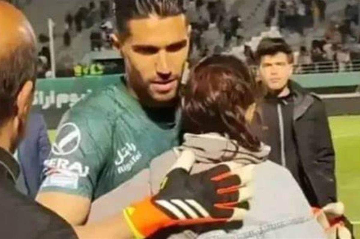 No está permitido y lo sabía: el insólito motivo por el que castigaron a futbolista iraní y los millones que tiene que pagar